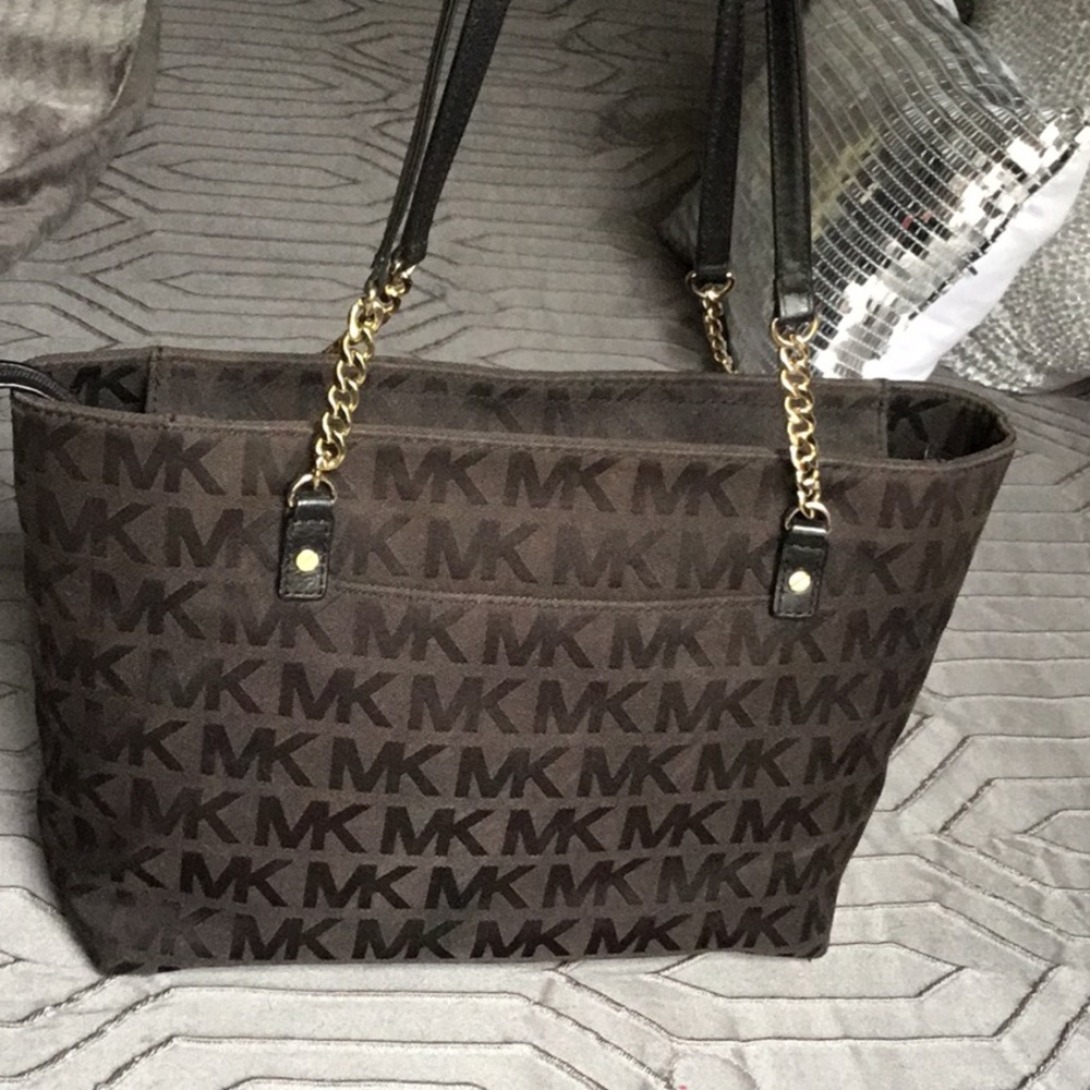 Micheal Kors MK Printed Fabric Tote - Picture 3 of 8
